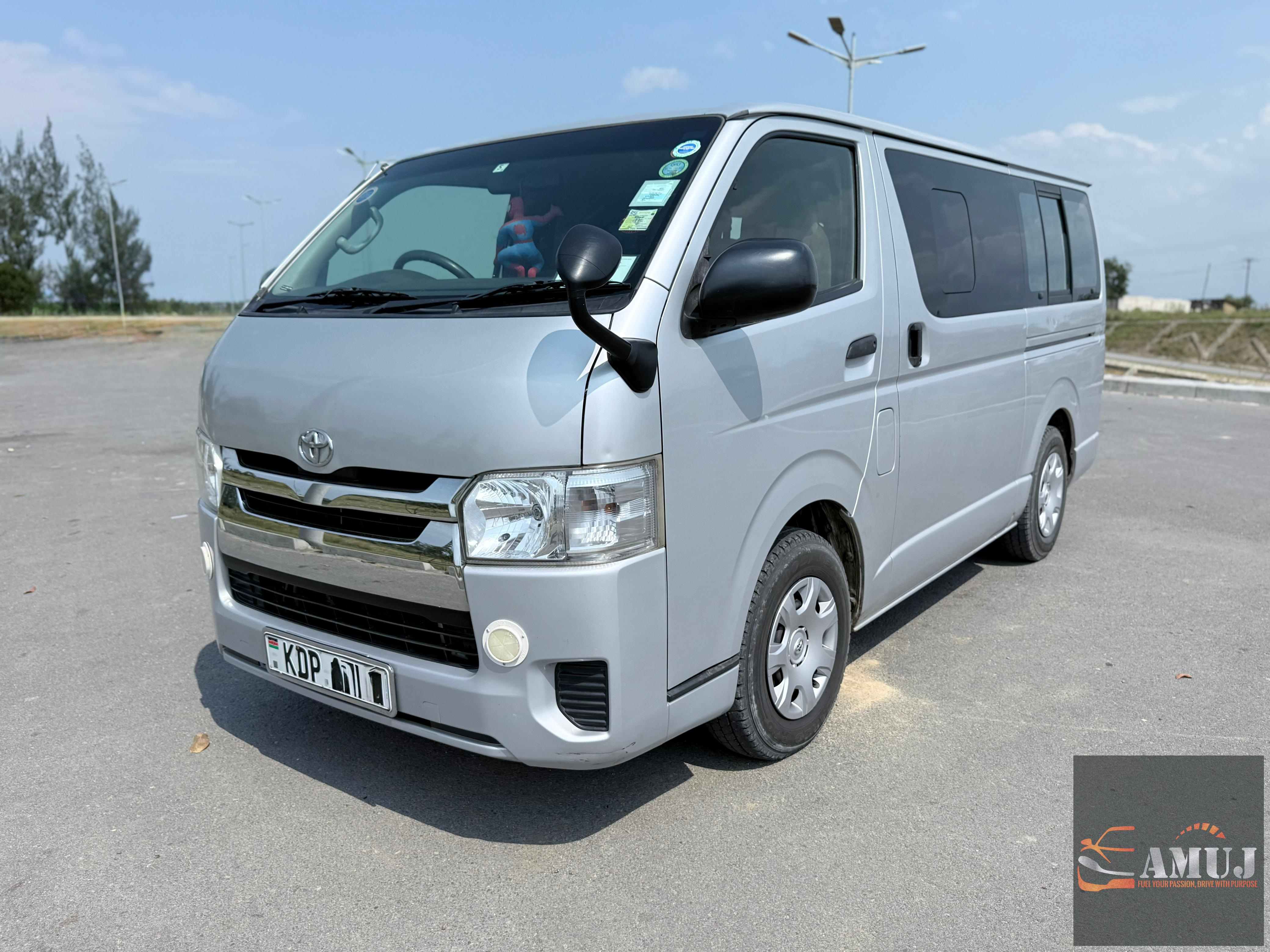 TOYOTA HIACE SUPER GL